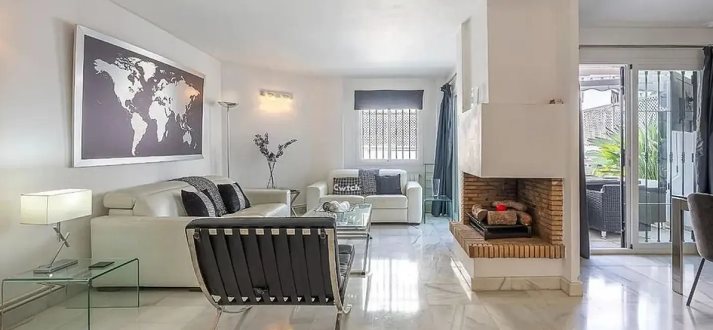 Long-term rent of townhouse in Nueva Andalucía 1