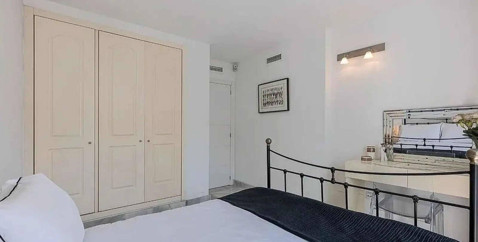 Long-term rent of townhouse in Nueva Andalucía 11