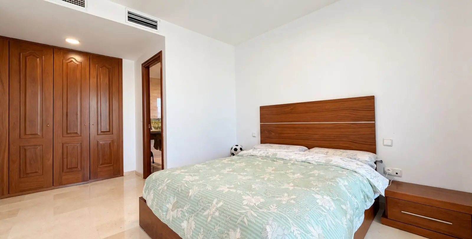 Venta de apartamento en planta baja en Casares 16