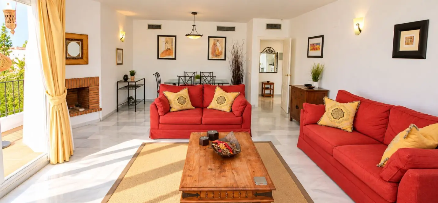 Sale of middle floor apartment in Nueva Andalucía 1