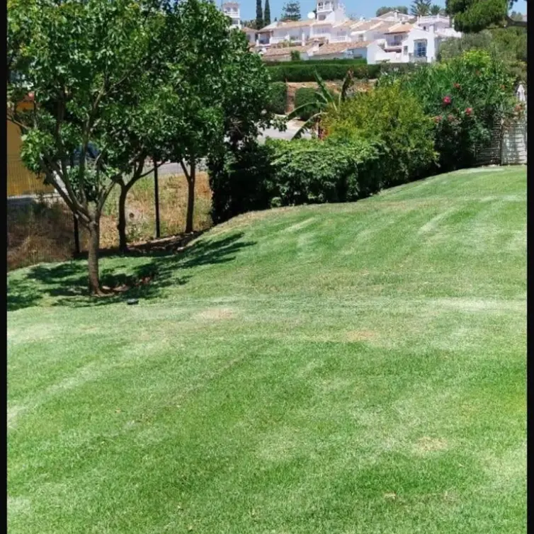 Venta de apartamento en planta media en Marbella