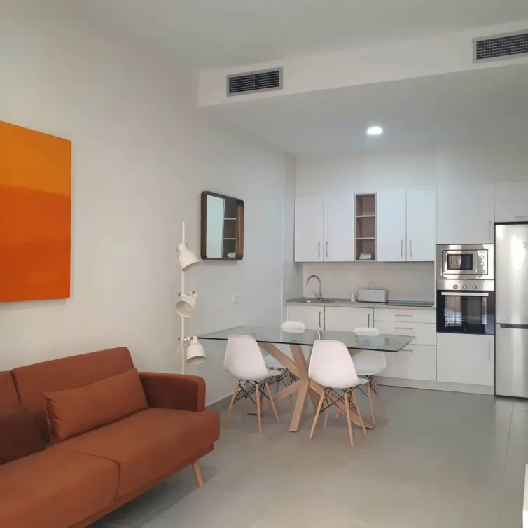 Venta de apartamento en planta media en Marbella