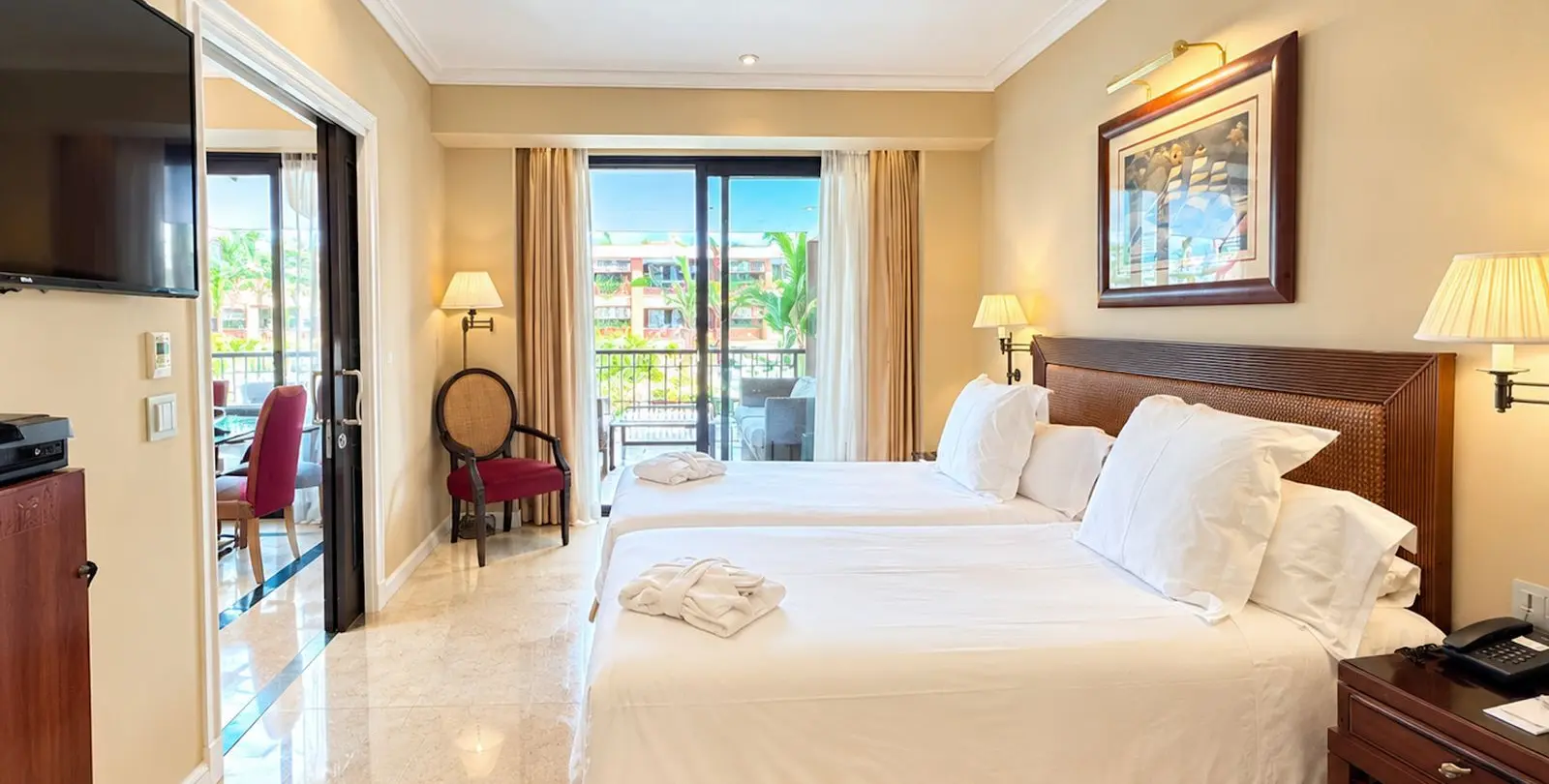 Sale of middle floor apartment in Puerto Banús 4