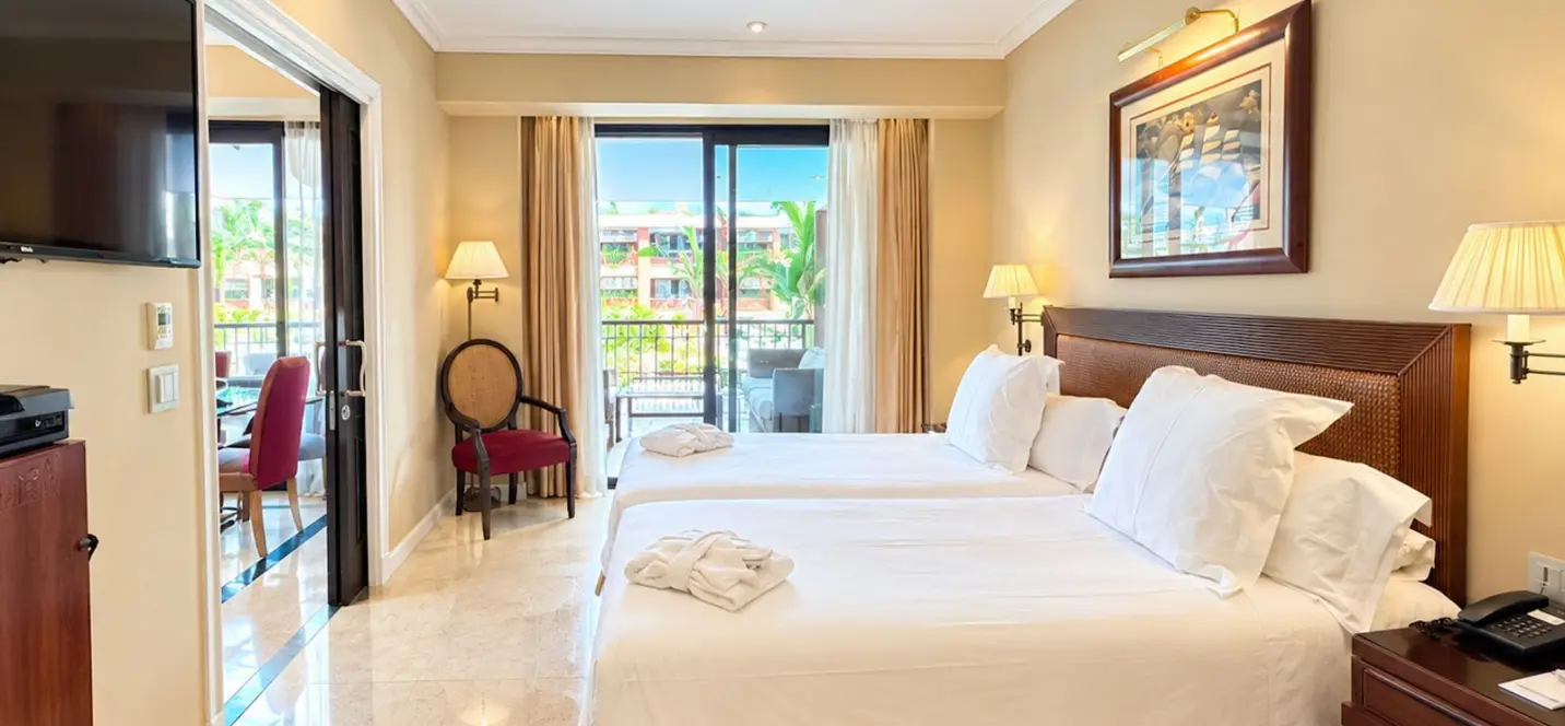 Sale of middle floor apartment in Puerto Banús 3