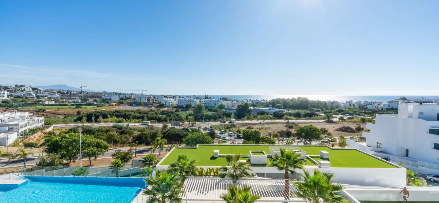 Sale of middle floor apartment in Estepona 4
