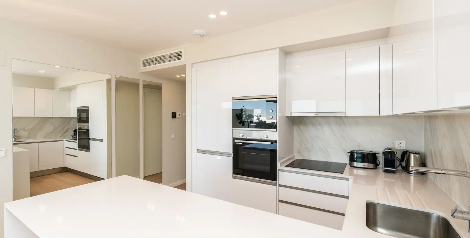 Sale of middle floor apartment in Estepona 7