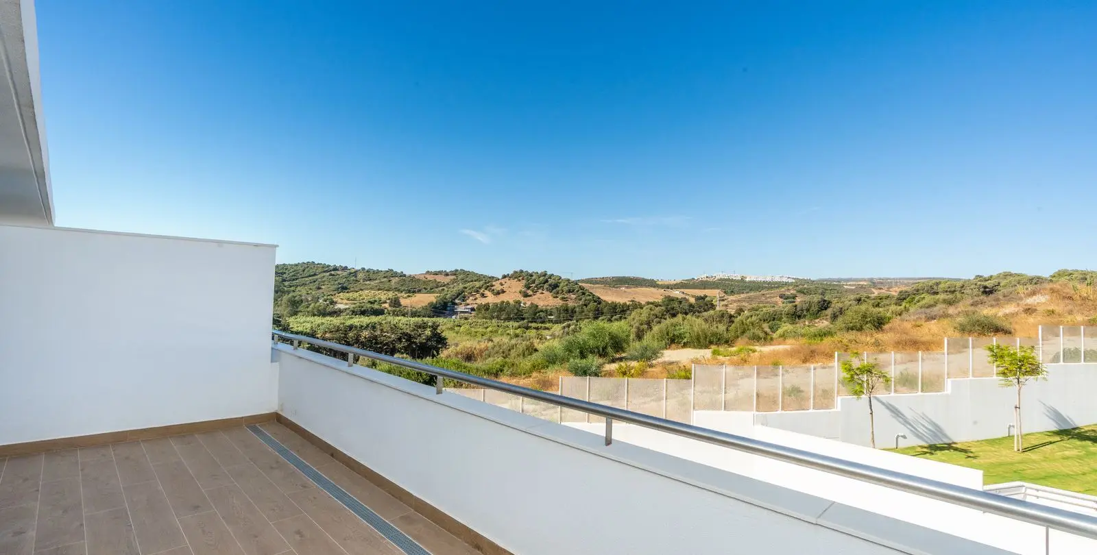 Sale of middle floor apartment in Estepona 23