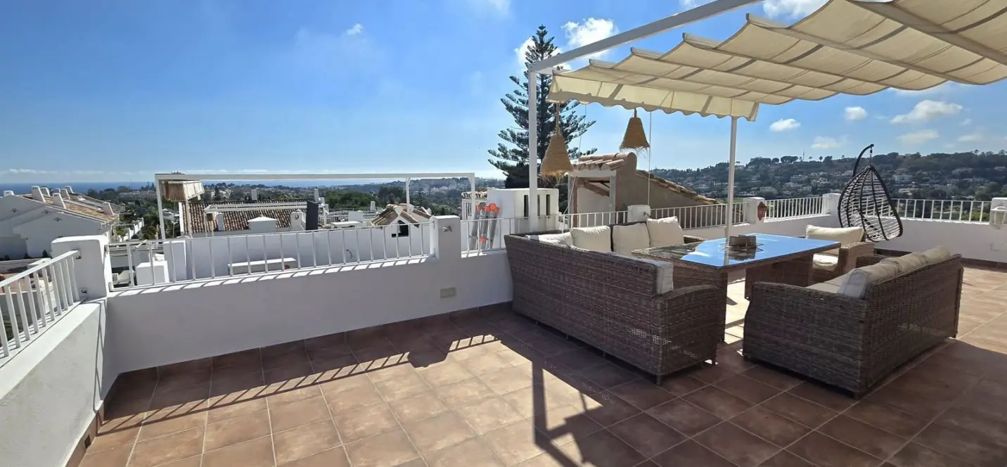 Sale of townhouse in Nueva Andalucía 0