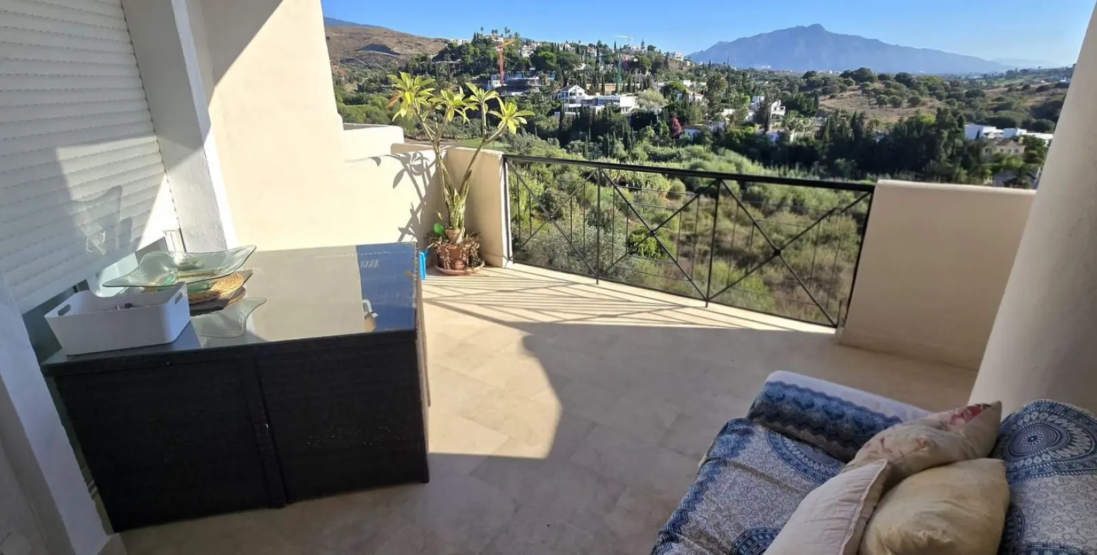 Sale of penthouse in Bel Air 5