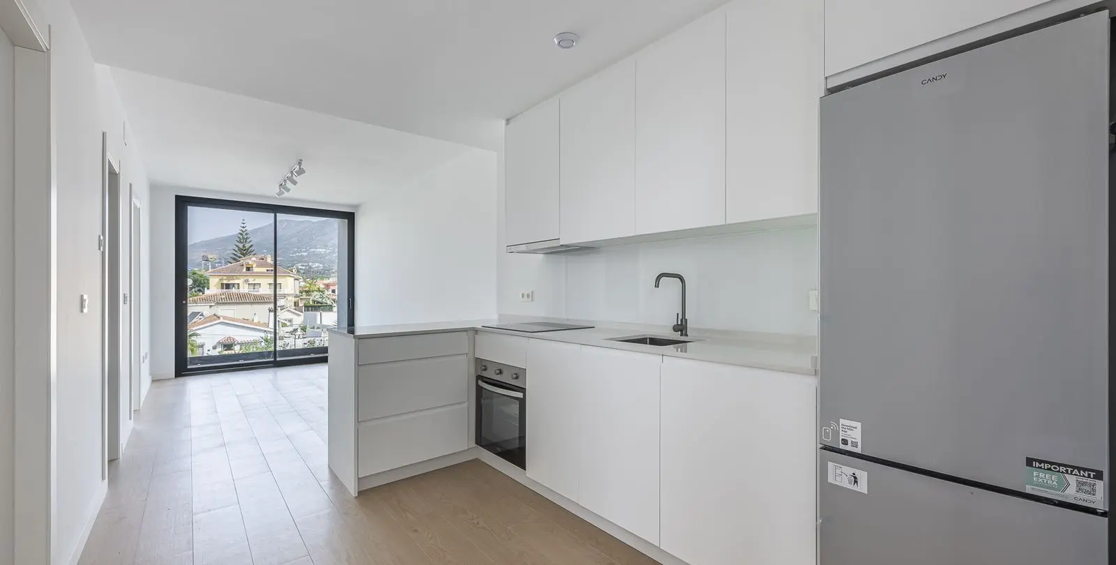 Sale of middle floor apartment in Los Boliches 4