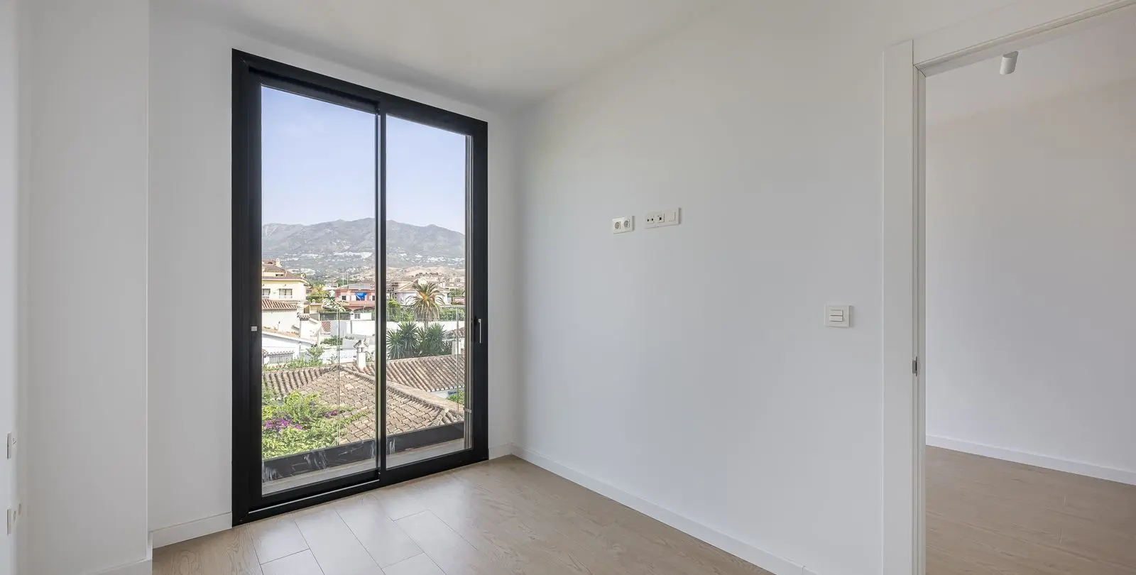 Sale of middle floor apartment in Los Boliches 5