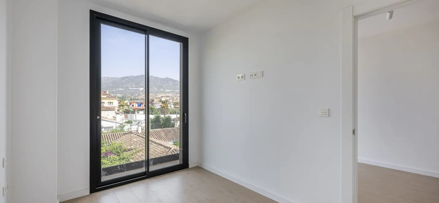 Sale of middle floor apartment in Los Boliches 4