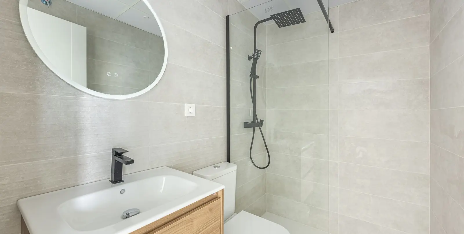 Sale of middle floor apartment in Los Boliches 8