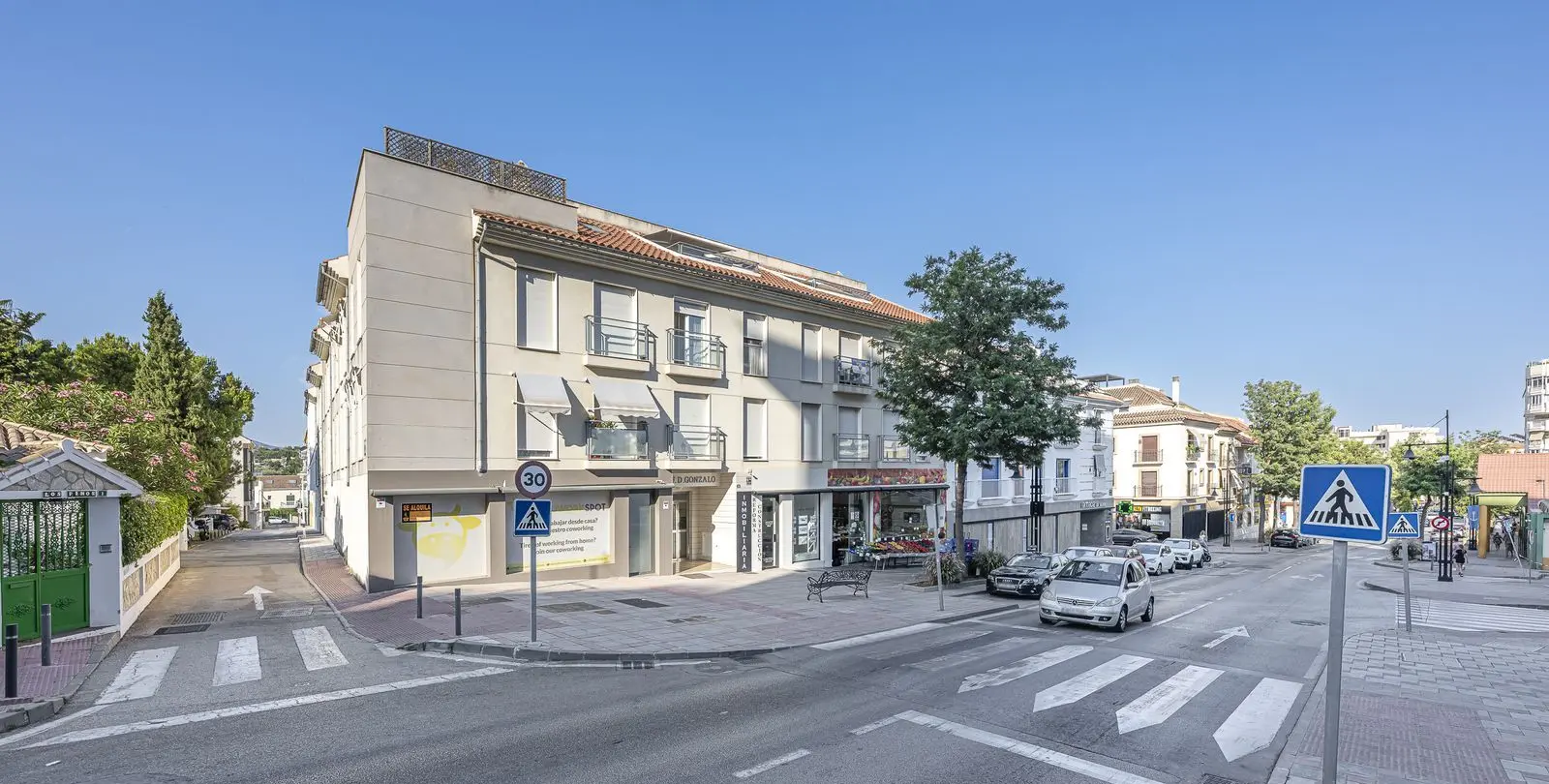 Sale of middle floor apartment in Los Boliches 33
