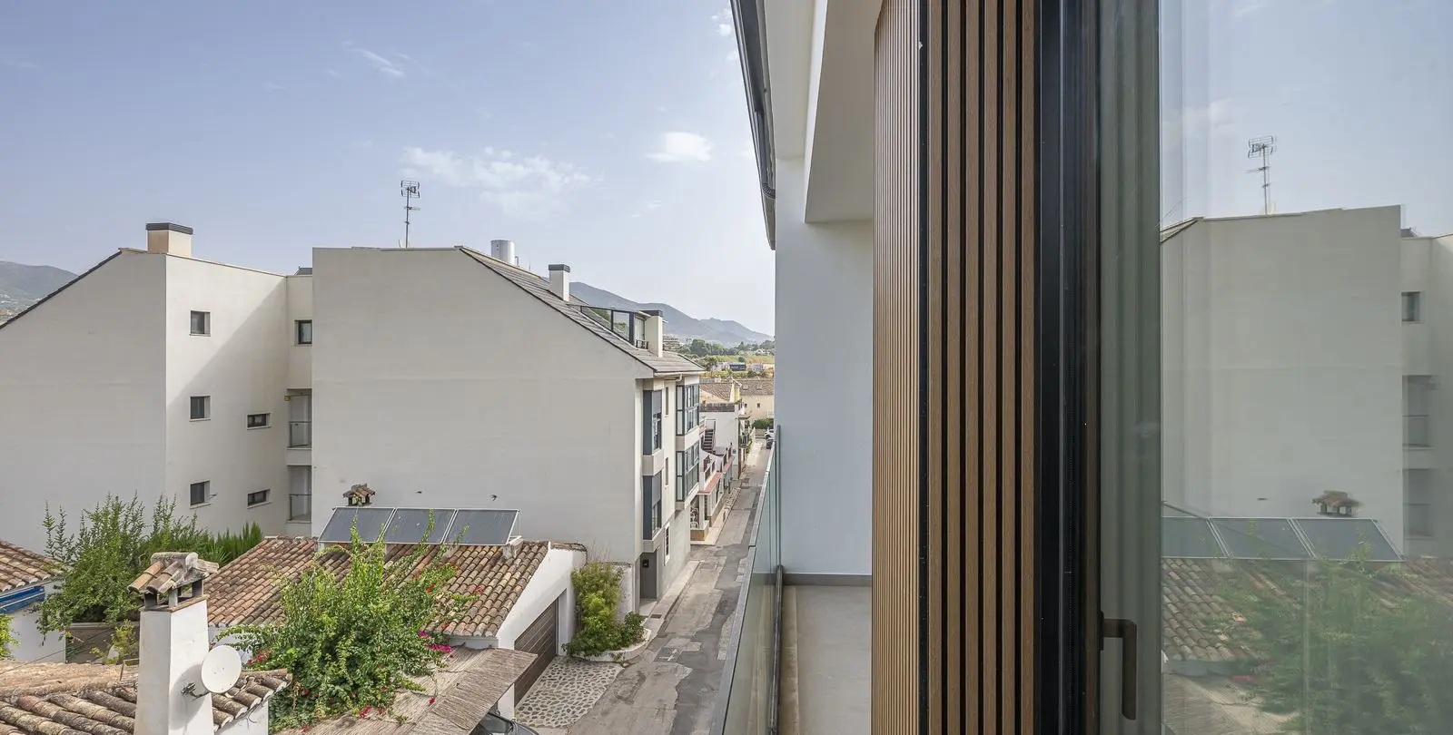 Sale of middle floor apartment in Los Boliches 40