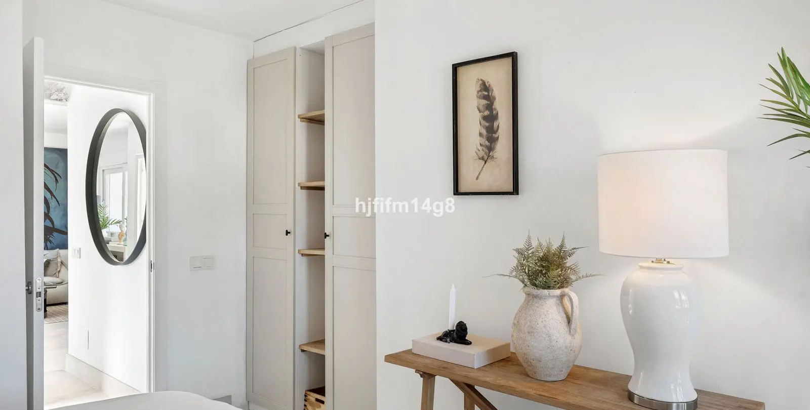 Sale of middle floor apartment in La Campana 13