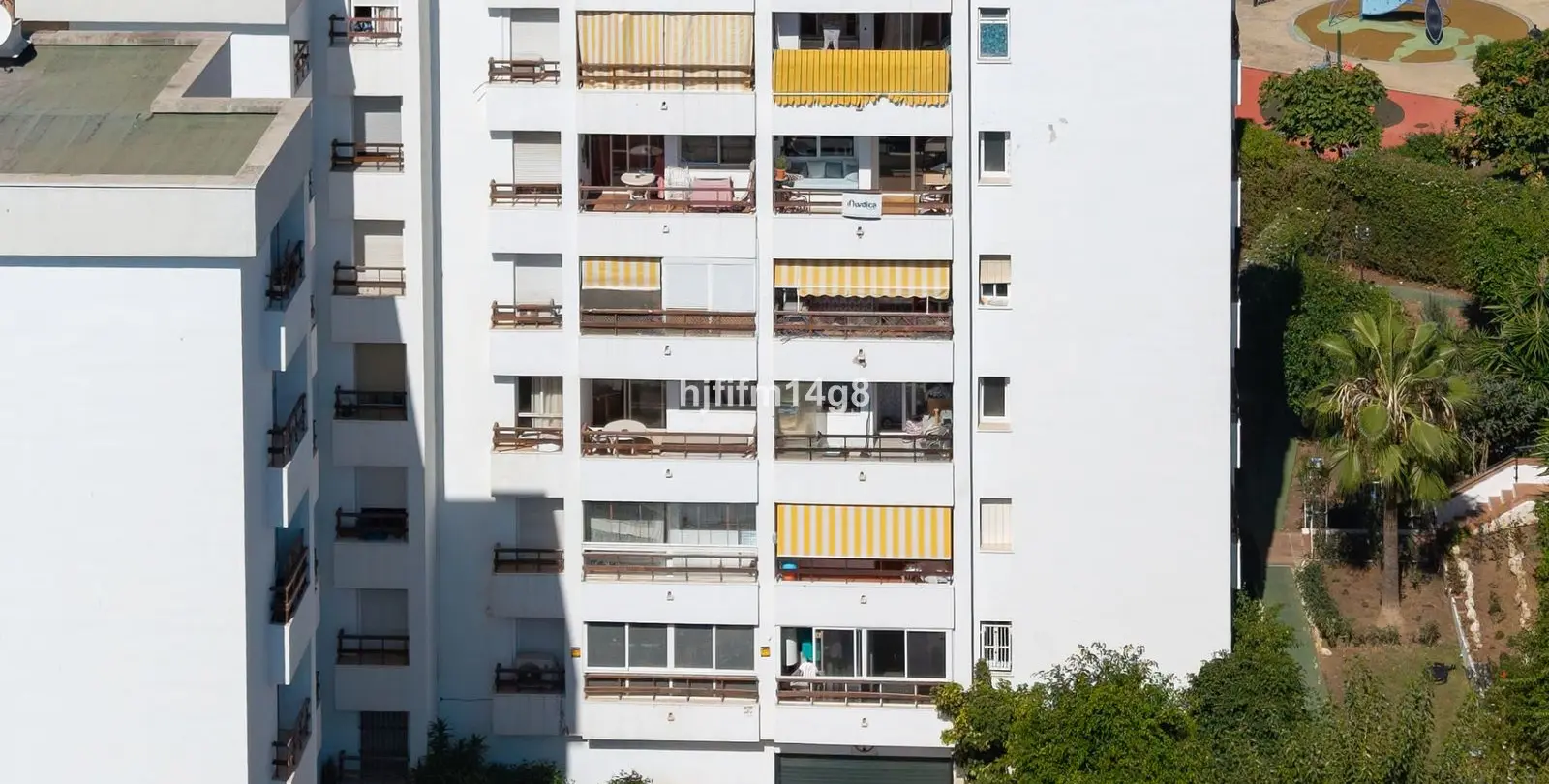Sale of middle floor apartment in La Campana 14