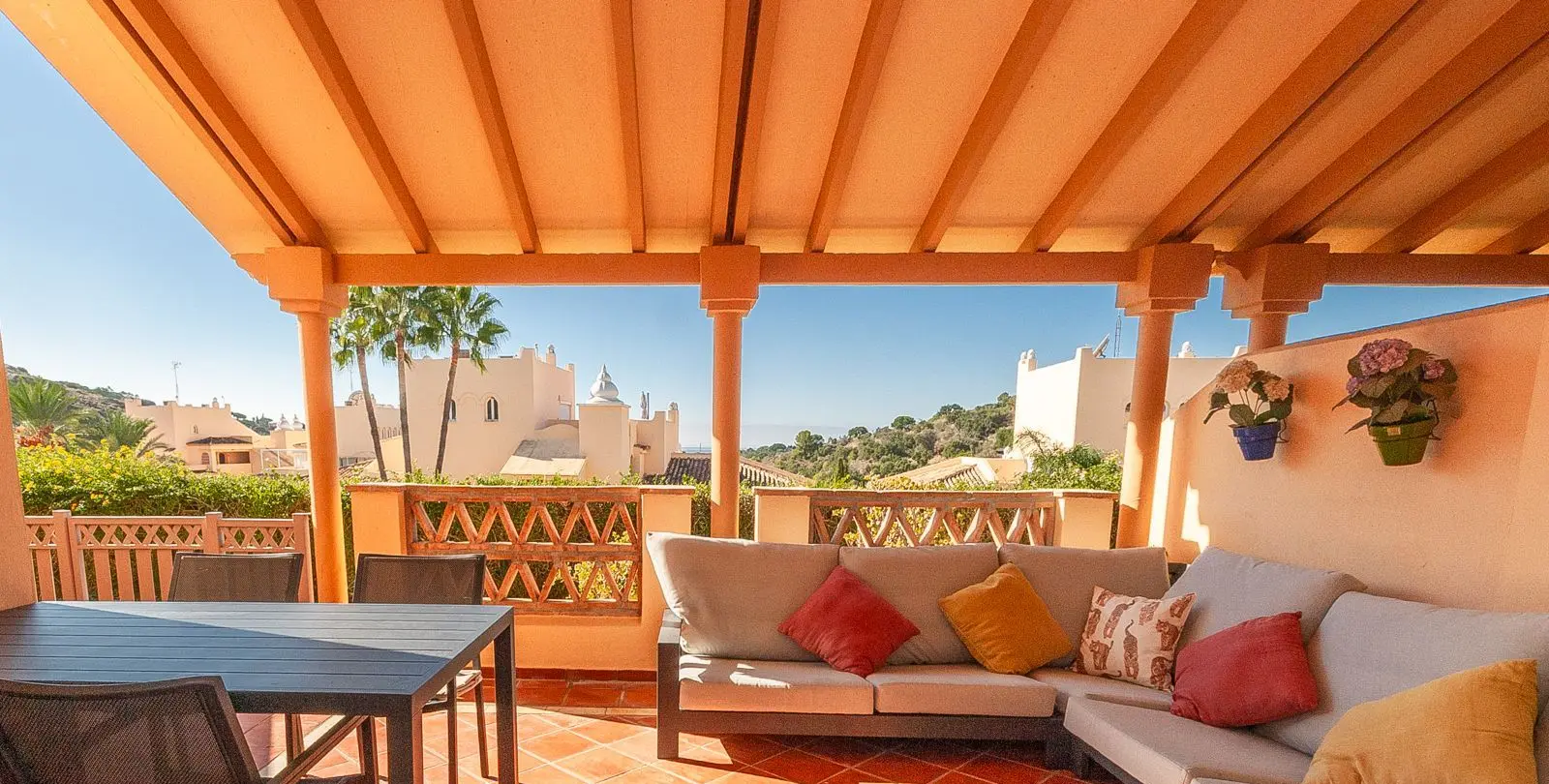 Sale of ground floor apartment in Elviria 2