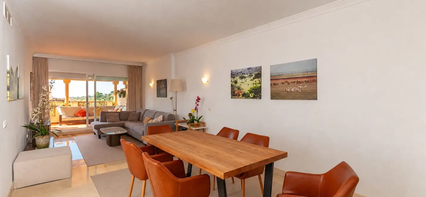 Sale of ground floor apartment in Elviria 2