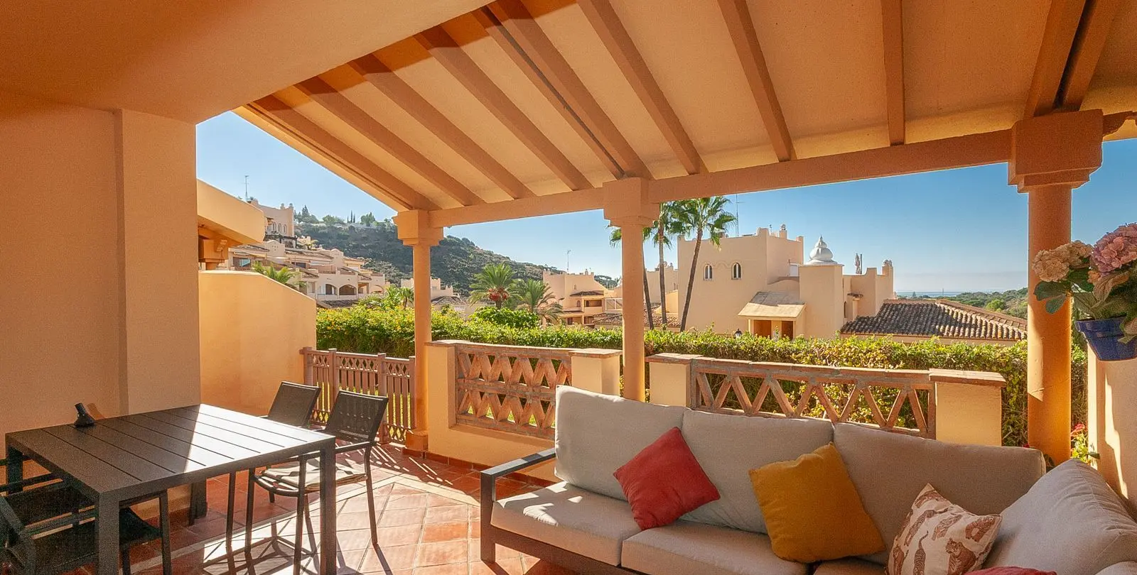 Sale of ground floor apartment in Elviria 12