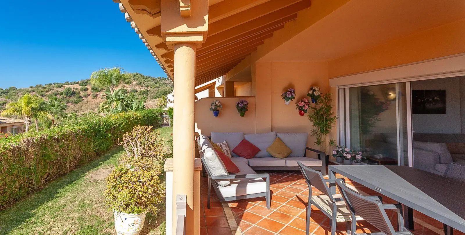 Sale of ground floor apartment in Elviria 13
