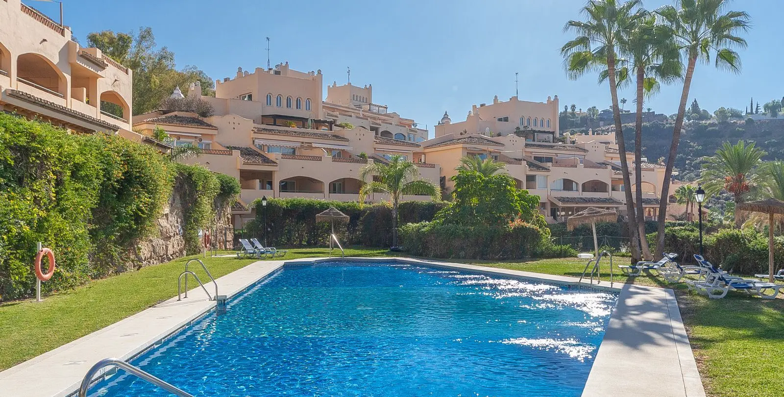 Sale of ground floor apartment in Elviria 14