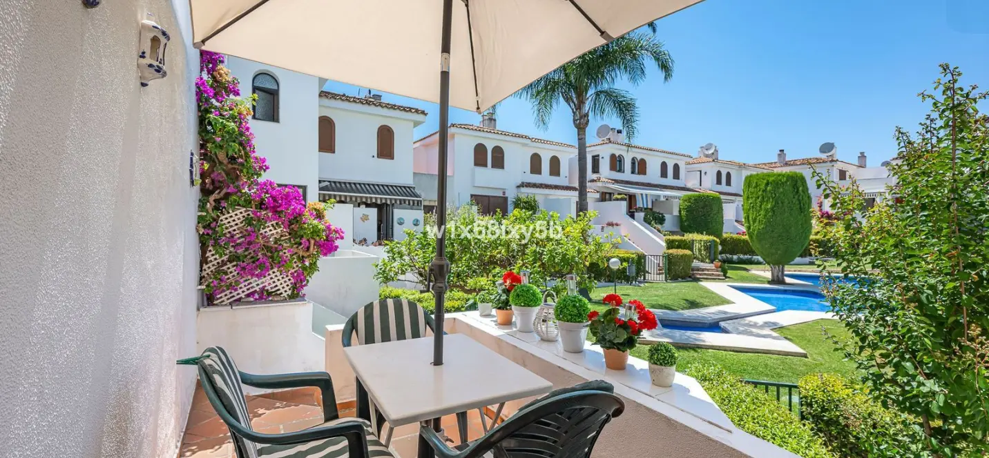 Sale of townhouse in Cancelada 0