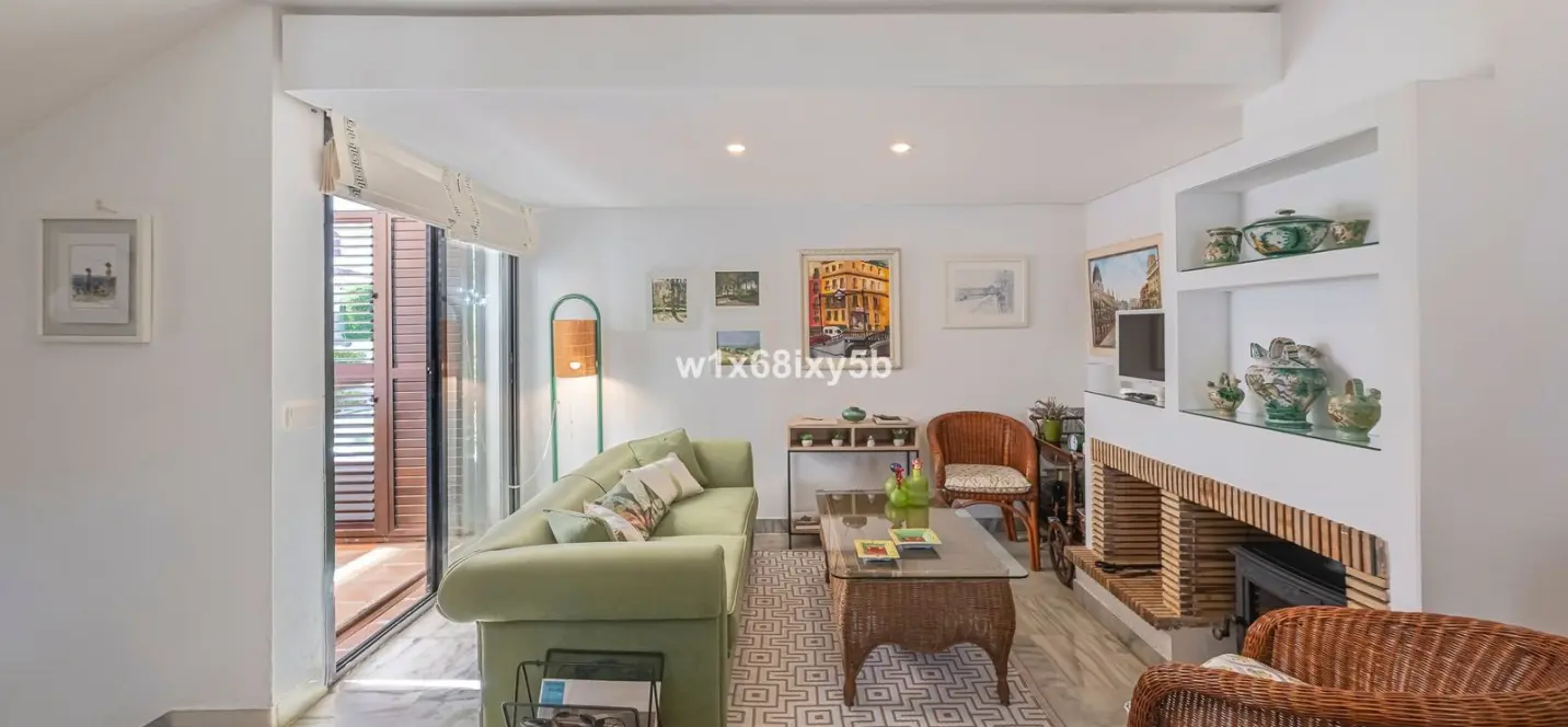 Sale of townhouse in Cancelada 4