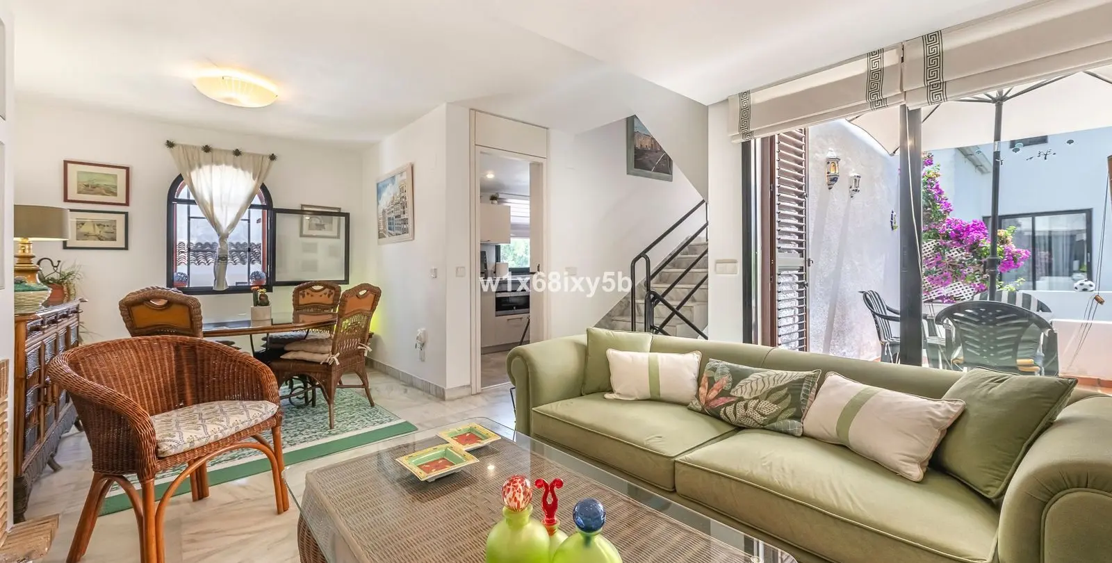 Sale of townhouse in Cancelada 10