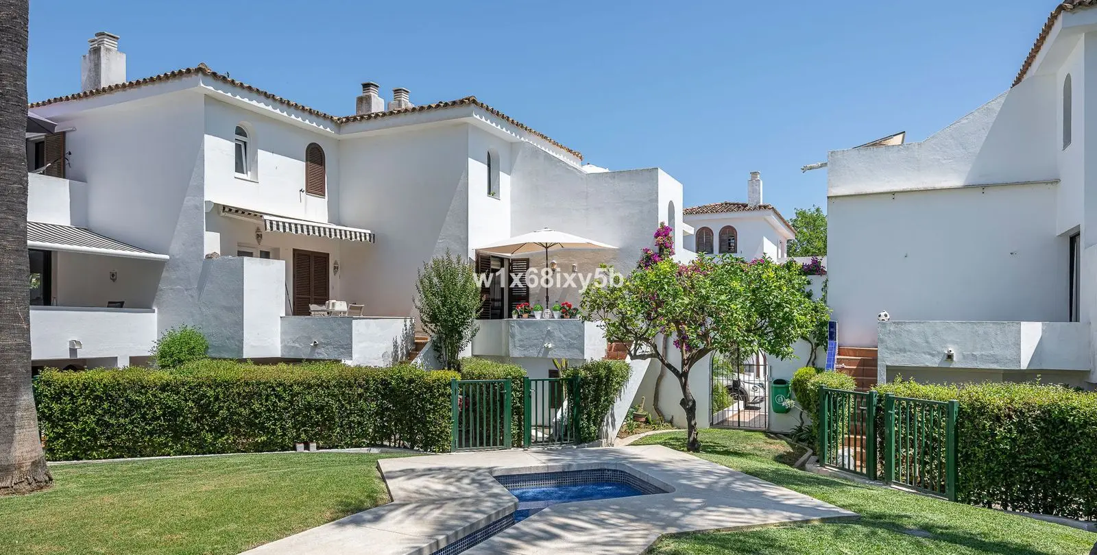 Sale of townhouse in Cancelada 14