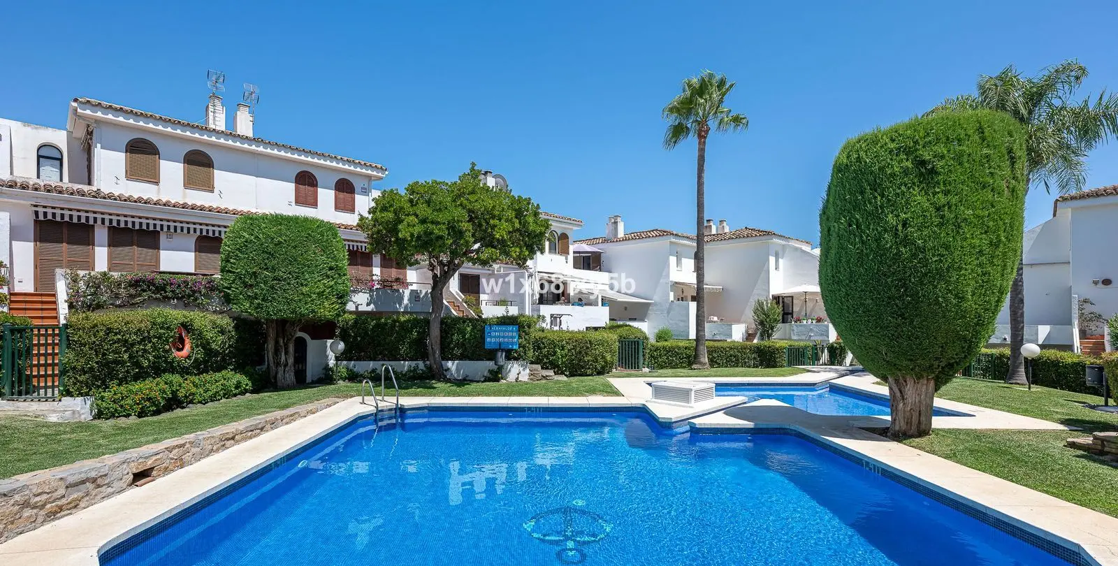 Sale of townhouse in Cancelada 15