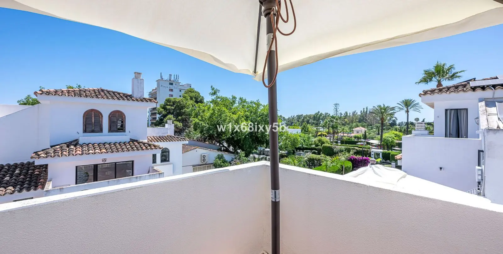 Sale of townhouse in Cancelada 18