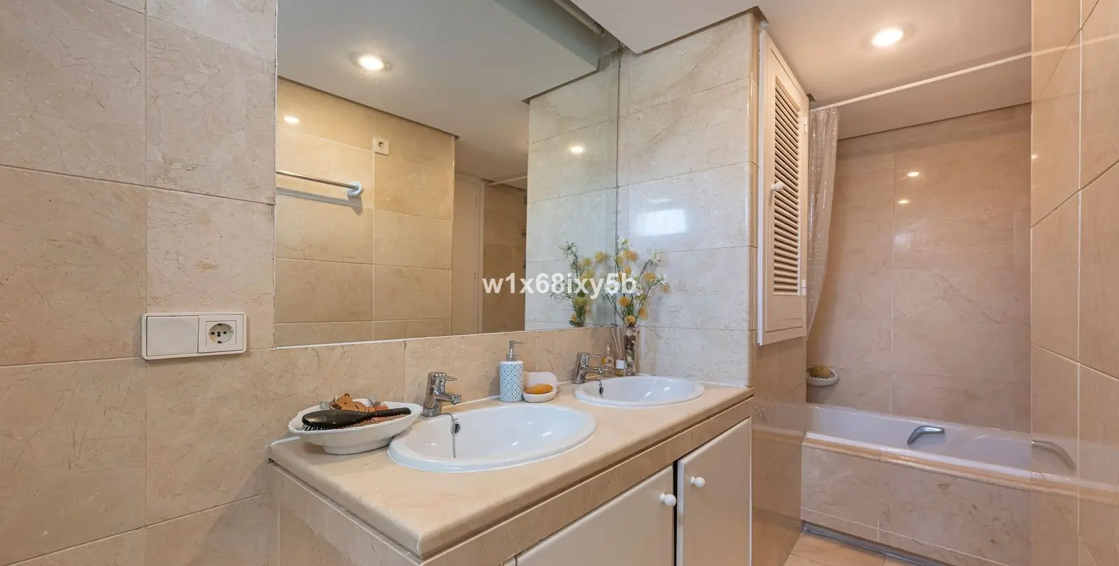 Sale of townhouse in Cancelada 24