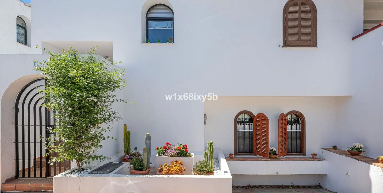 Sale of townhouse in Cancelada 30