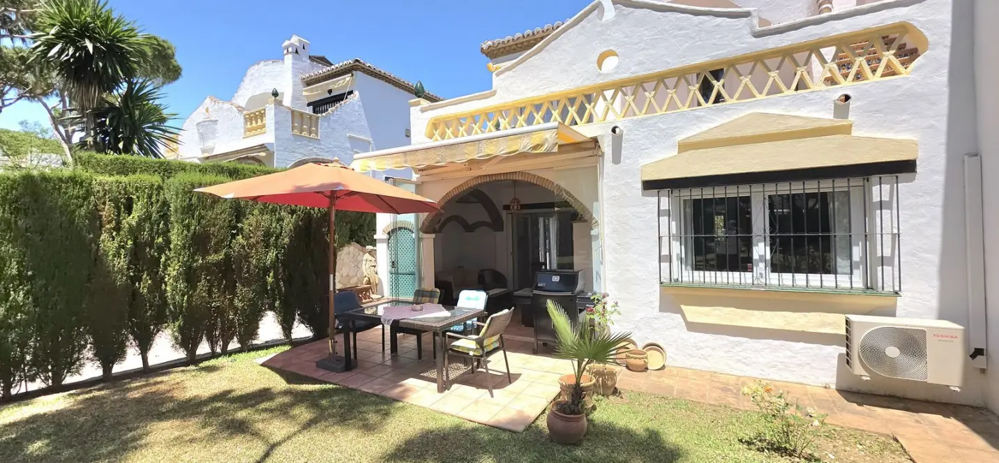 Sale of townhouse in Calahonda 4