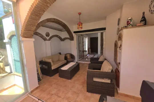 Image 6 thumb