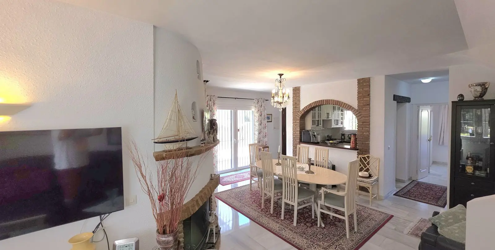 Sale of townhouse in Calahonda 13