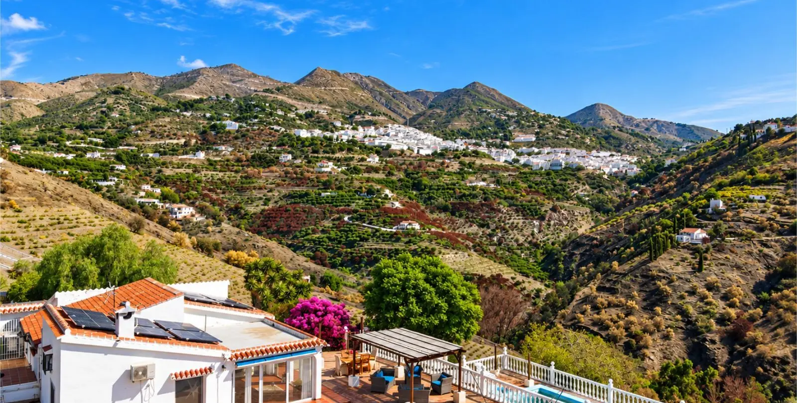 Sale of detached villa in Cómpeta 2