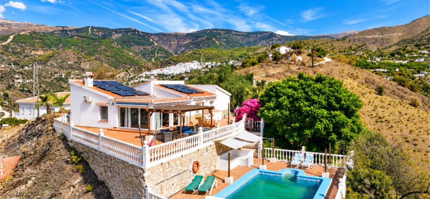 Sale of detached villa in Cómpeta 2