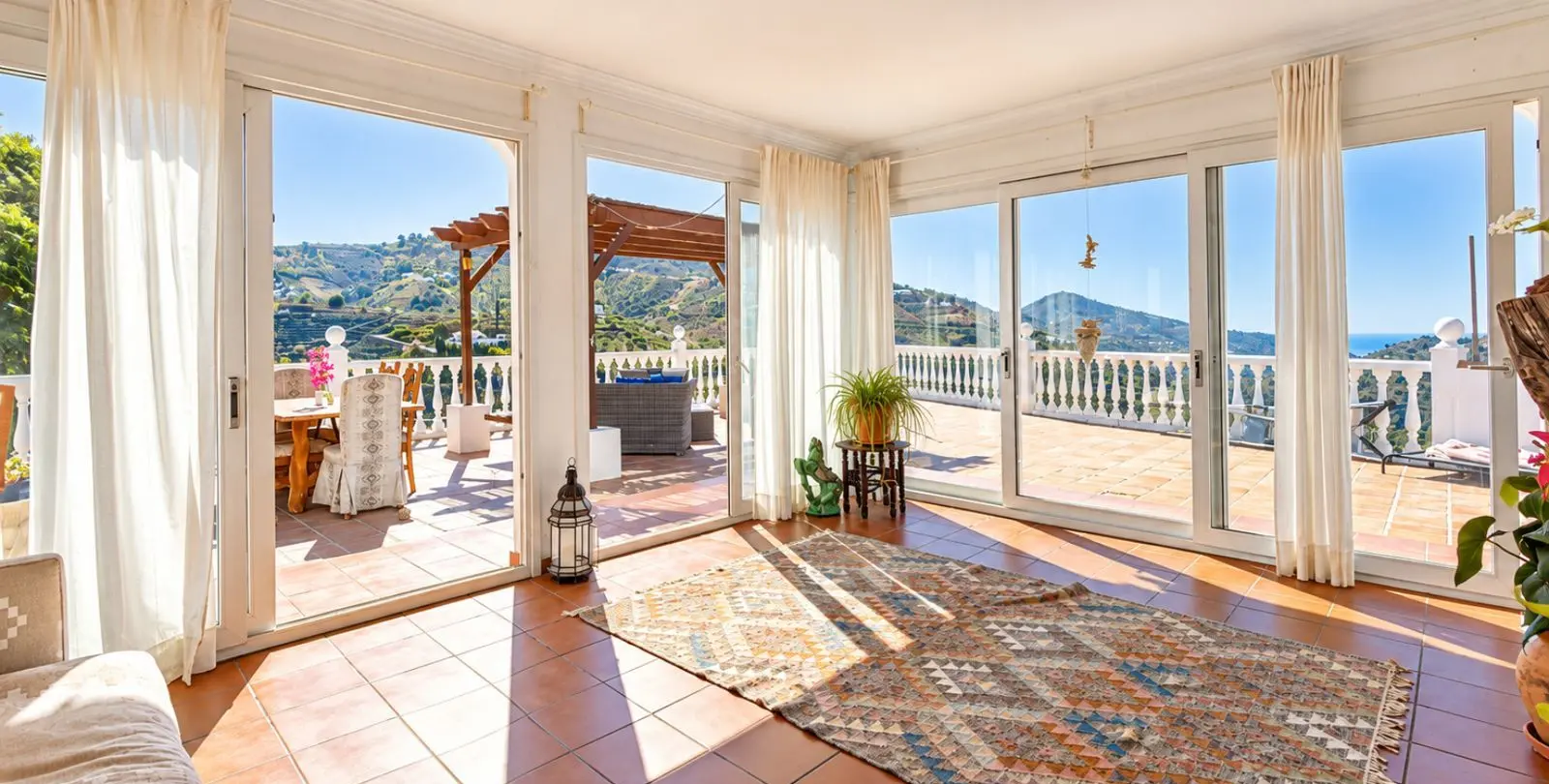 Sale of detached villa in Cómpeta 17
