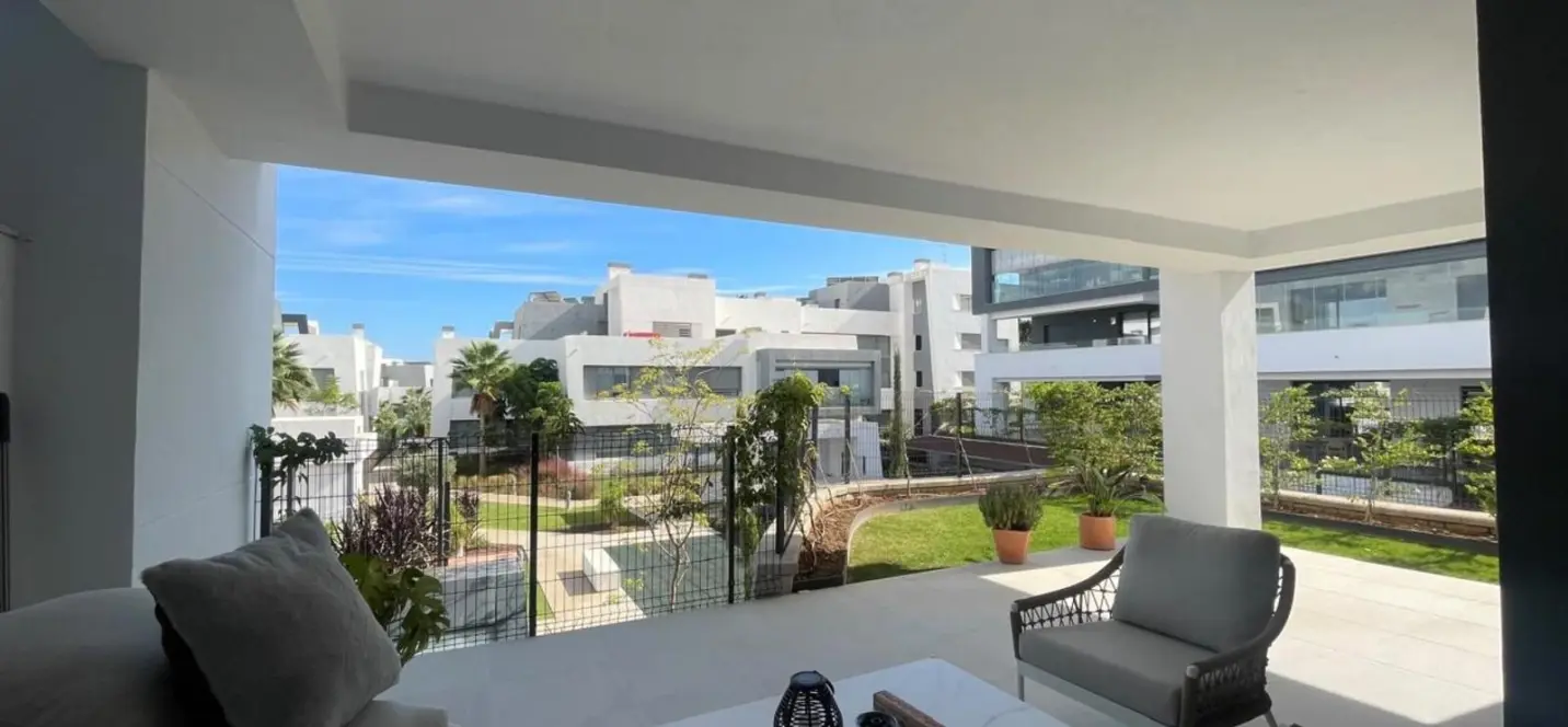 Продажа апартаментов на первом этаже в Estepona 4