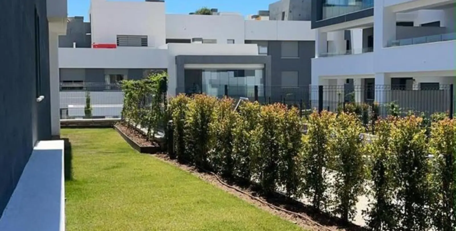 Продажа апартаментов на первом этаже в Estepona 9