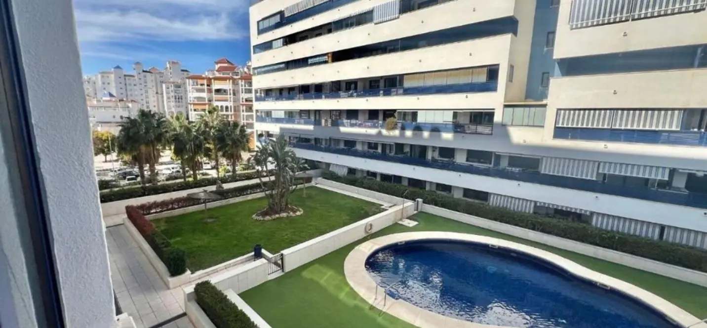 Sale of middle floor apartment in Estepona 0