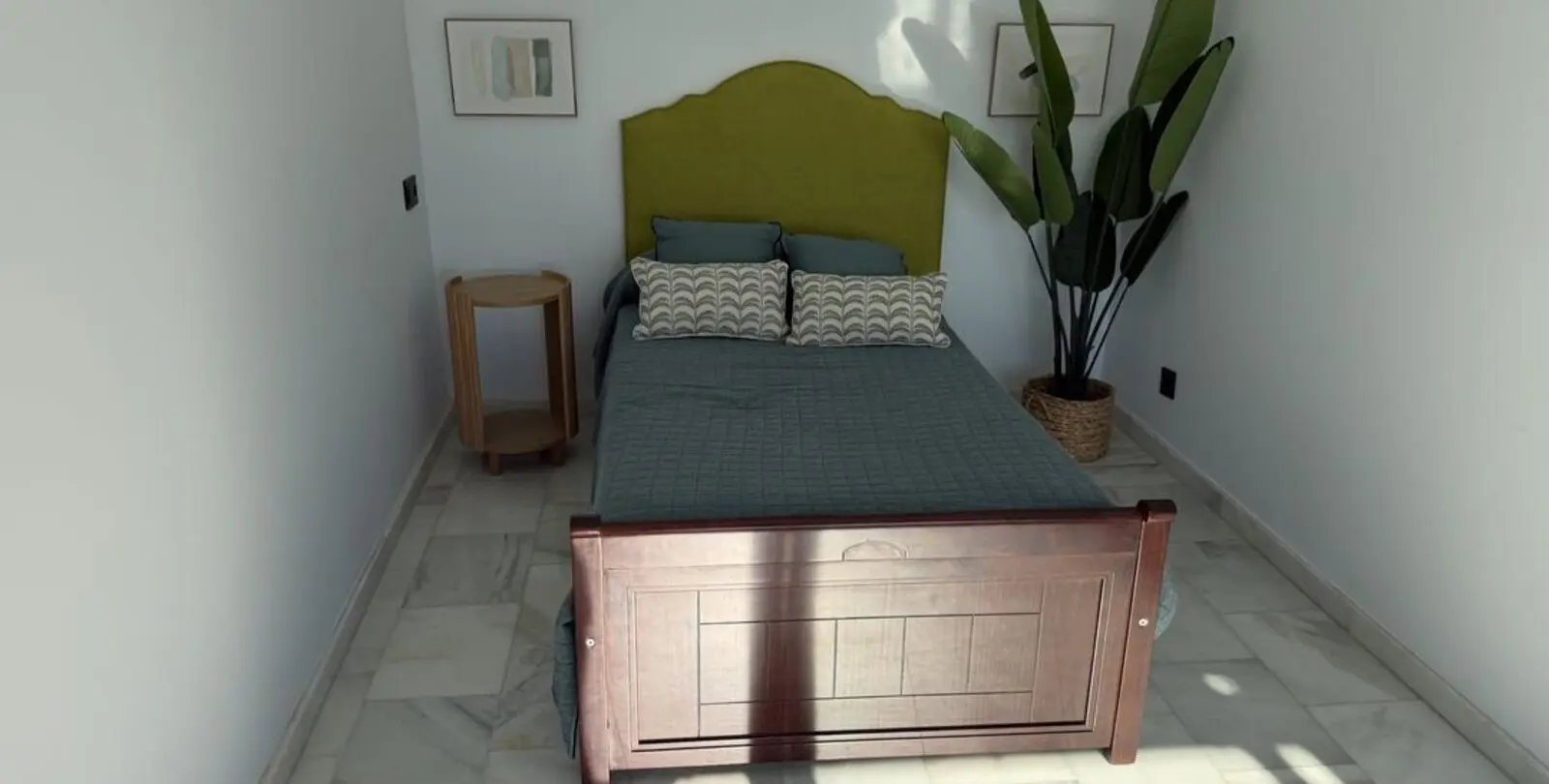 Sale of middle floor apartment in Estepona 11