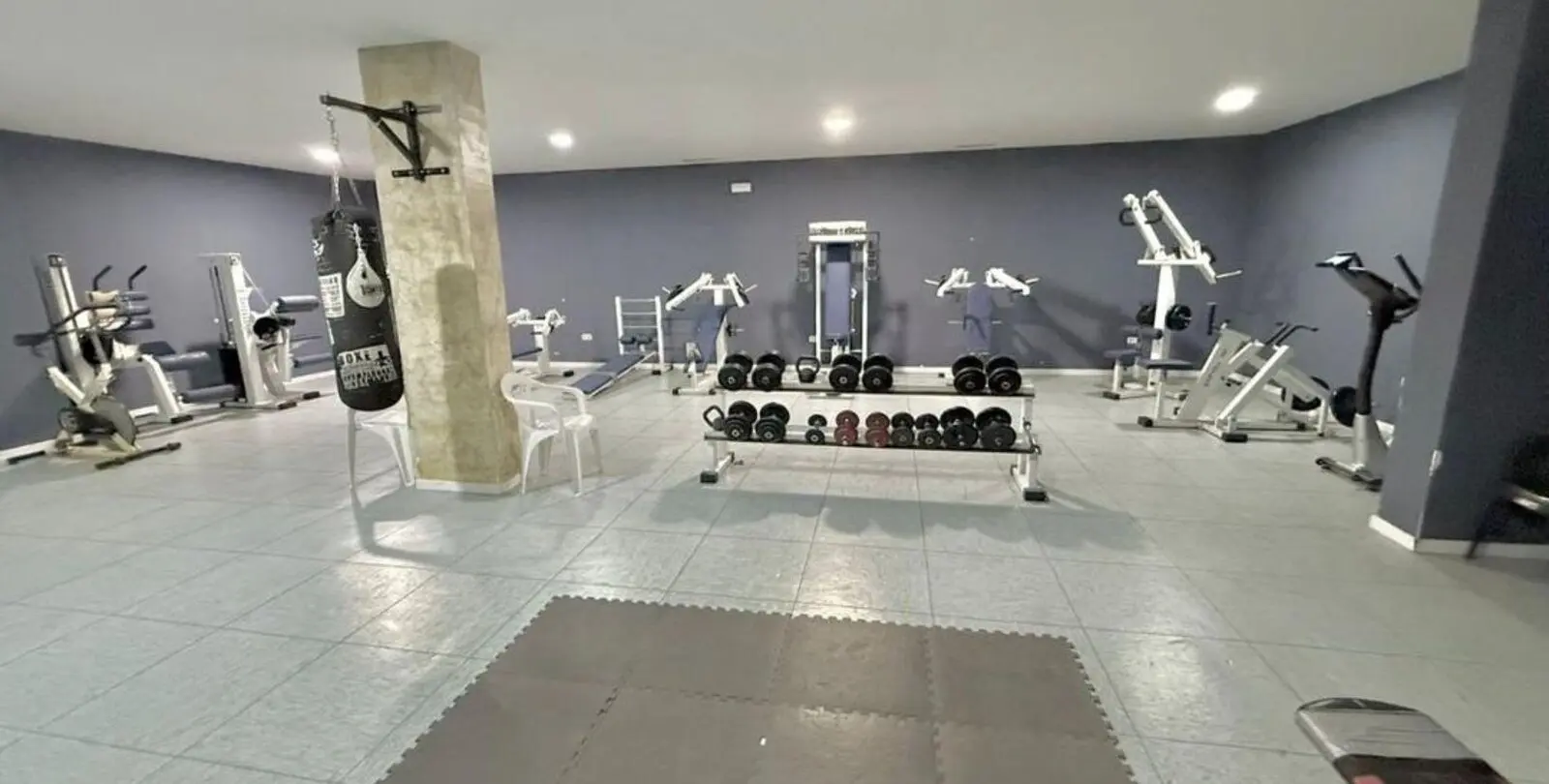 Sale of middle floor apartment in Estepona 13