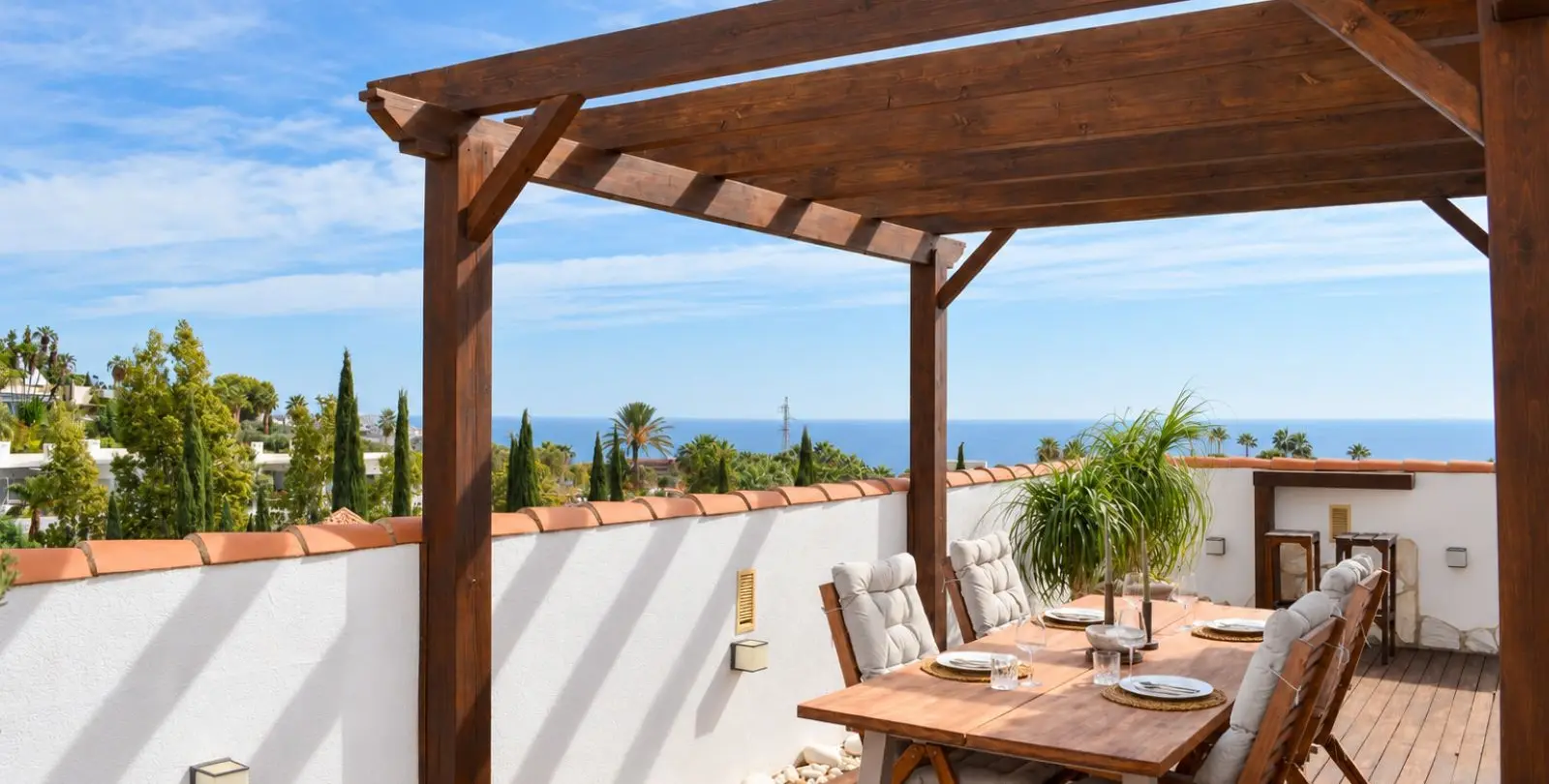 Sale of penthouse in Higueron 1