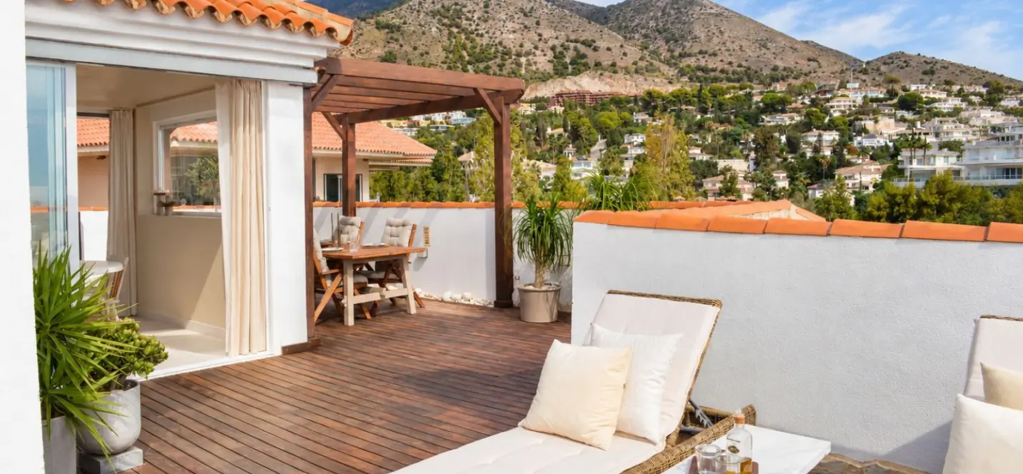Sale of penthouse in Higueron 1