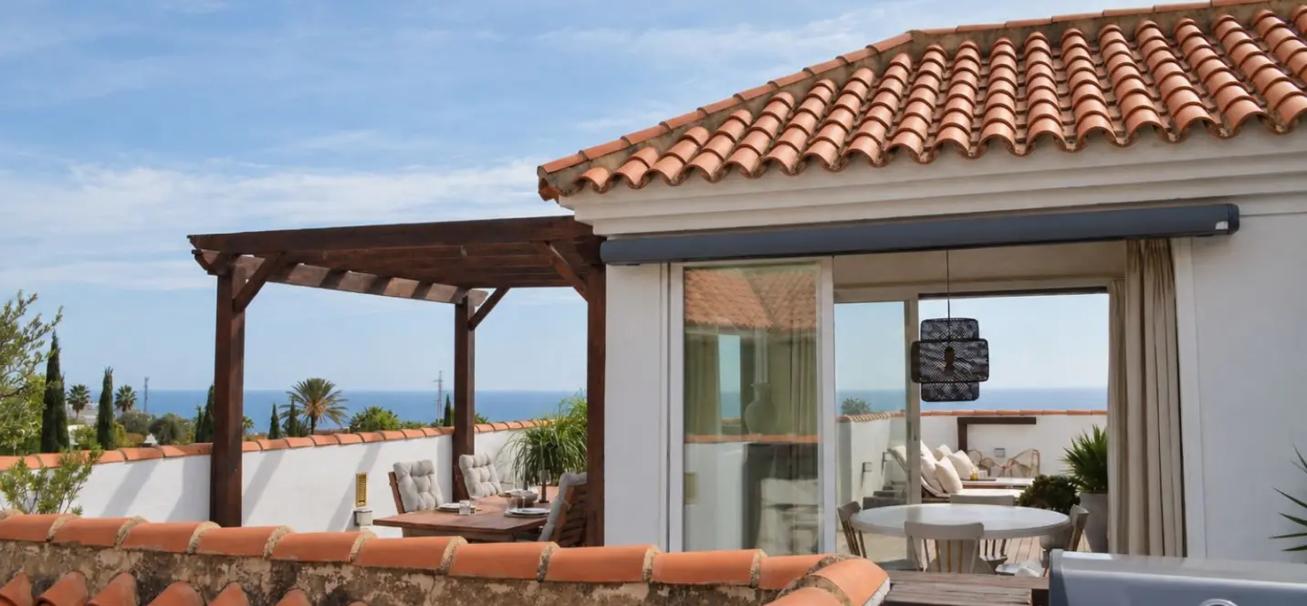 Sale of penthouse in Higueron 2
