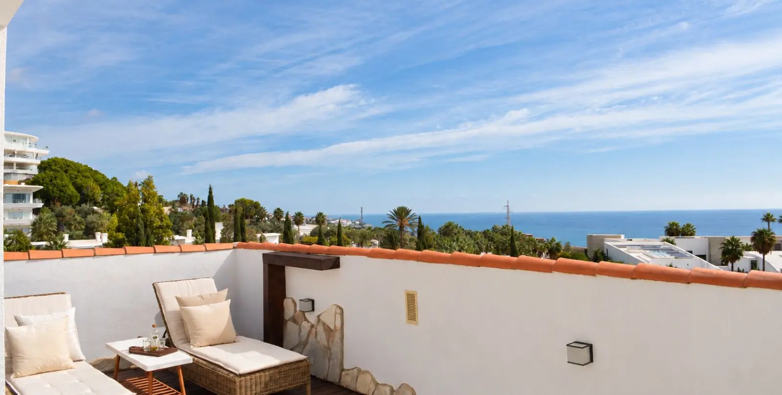 Sale of penthouse in Higueron 8