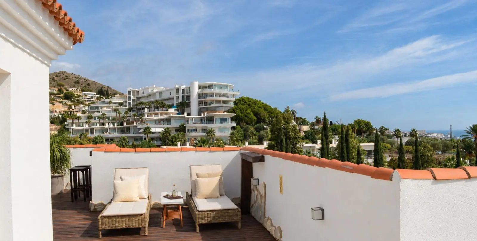 Sale of penthouse in Higueron 9